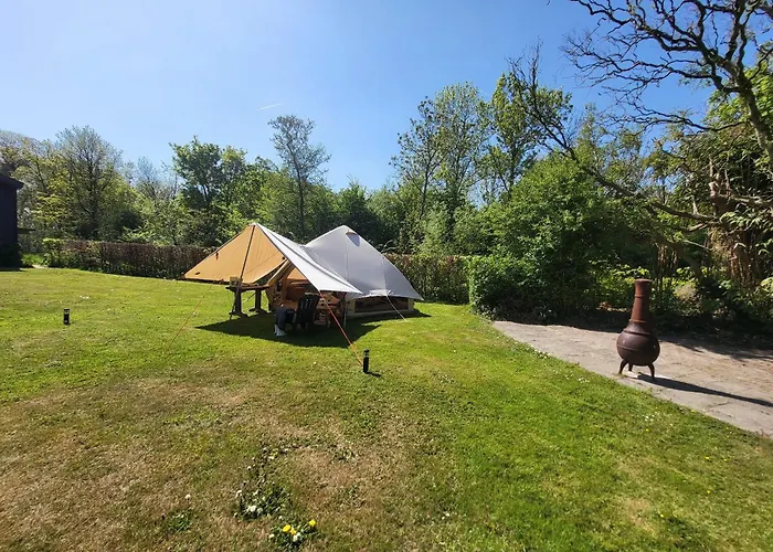 Sfeervolle Tipi Tent Dicht Bij De Kust.