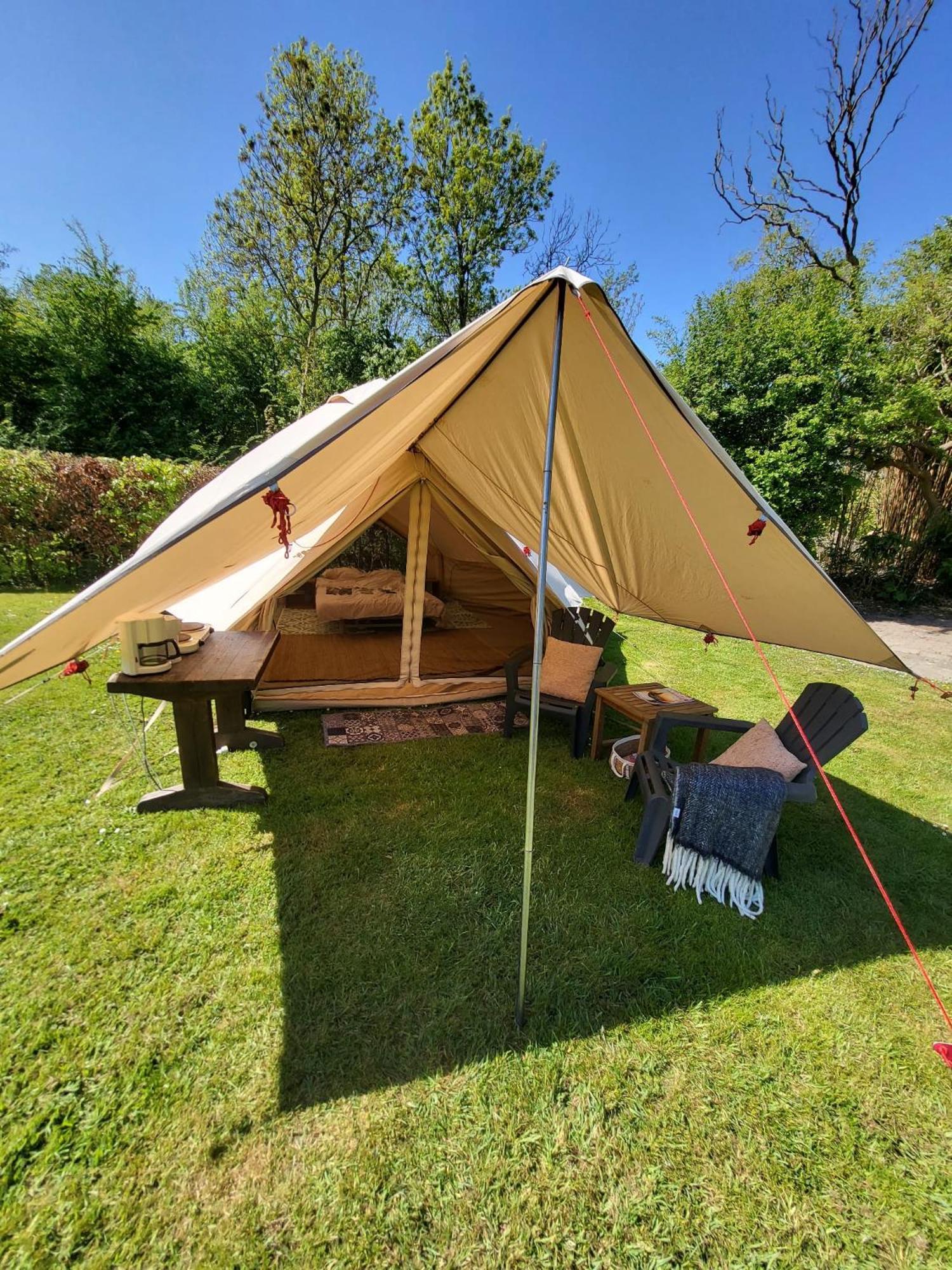 Sfeervolle Tipi Tent Dicht Bij De Kust.